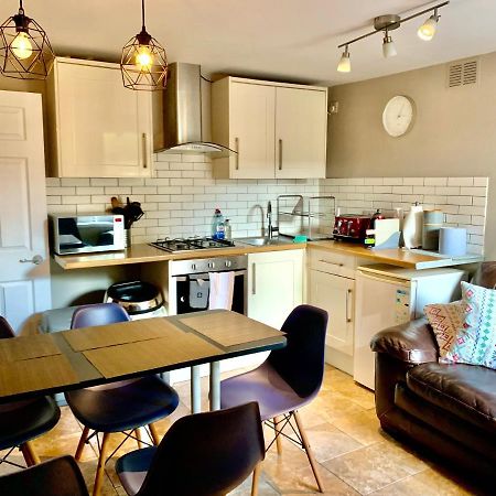 Central City Garden Apartment Кардифф Экстерьер фото